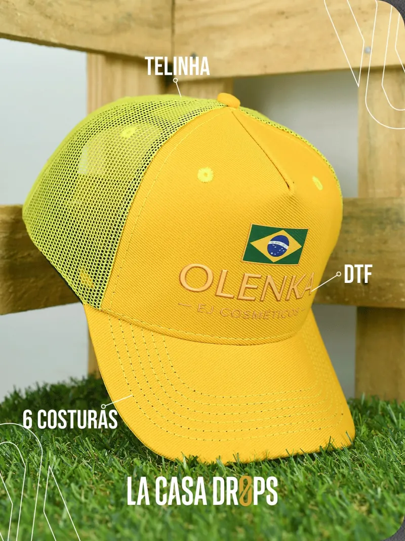 Boné personalizado produzido na fábrica La Casa Drops